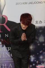 组图：韩国人气偶像金在中亮相上海魅惑帅气