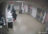 组图：比伯被捕后监控曝光 小天王遭脱鞋搜身