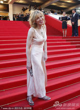 高清组图：《为父寻仇》首映西恩-潘摆酷 格温助阵