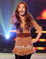 组图：韩星白智英Secret等出演《Music on Top》