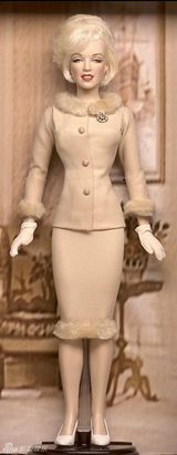 盘点组图：玛丽莲-梦露招牌动作玩偶合辑