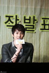 组图：《金子》发布 韩智慧携手延政勋谈情