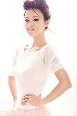 组图：石小群淡雅写真曝光 纯美女神沉淀中绽放