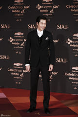 独家高清：GD获年度时尚大奖 李钟硕等亮相红毯