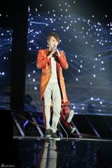 高清组图：韩团神话14周年纪念演唱会盛况空前