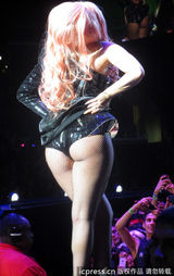 组图：Gaga百变魔女骚味浓 渔网袜秀浑圆翘臀