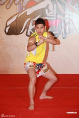 组图：惠英红低胸出镜否认旧绯闻 无线功夫新星打响