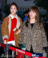 组图：T-ara赴日办粉丝签名会 红装贺圣诞