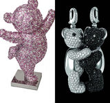 组图：2011年时尚芭莎慈善拍卖品