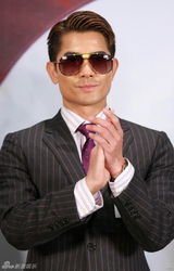 组图：郭富城北京出席商业活动 对《最爱》很满意