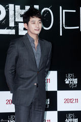 高清组图：朴施厚郑在英出席《我是杀人犯》发布会