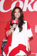 组图：张惠妹回忆练跆拳道时光为奥运加油