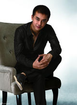 组图：李佳航登《魅力先生》杂志潇洒耍酷