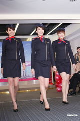 组图：蔡淑臻新戏演空姐 男友李沛旭浮想联翩