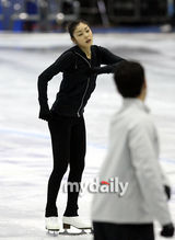 幻灯图：金妍儿等参加2010冰上表演彩排