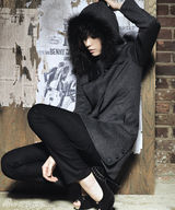 组图：韩星韩孝珠服饰写真 演绎40款冬装搭配