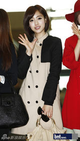 组图：韩团T-ara与新人女子组合赴欧旅行