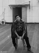 组图：陆毅登时尚杂志封面 彰显型男本色