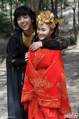 组图：金基范陈昱霖曝《吉祥天宝》吻戏NG20次