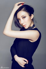 组图：林薇琪梦幻剪影写真妩媚动人