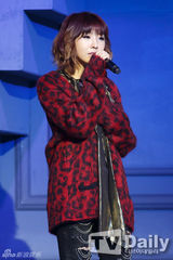 组图：SISTAR孝琳M字腿惹火 EXO小分队抒情回归