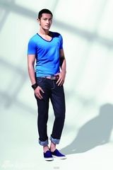 组图：黄晓明初夏广告写真 造型阳光清爽气质百变