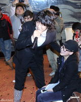 组图：韩星金长勋上海宣传演唱会现场气氛欢乐