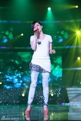 幻灯组图：张靓颖重逢叶一茜 大赞辣妈好身材