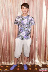 组图：万绮雯黄宗泽聚餐 宣传剧集《好心作怪》