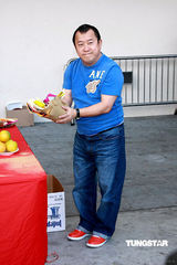 幻灯：劲歌颁奖礼拜神 四大公司歌手缺席杨千嬅失落