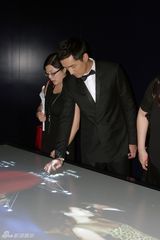 组图：舒淇赵薇亮相时尚艺术展  Angelababy(杨颖)表情僵硬