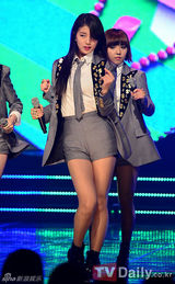 组图：泫雅孙丹菲《M 倒计时》热舞  李夏怡再夺冠