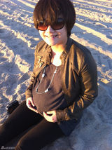 高清组图：郑钧妻子刘芸临盆在即 大肚照变摇滚辣妈