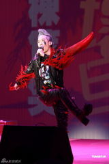 组图：张达明栋笃笑首映 叶璇诸葛梓岐齐捧场 