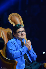 组图：《好歌曲》杨坤单膝跪地求歌