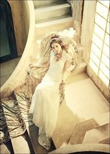 组图：韩女星金尹慧婚纱写真 优雅性感吸引目光