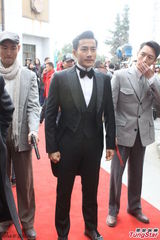 组图：刘恺威暂别新娘忙工作 与唐嫣拍新戏