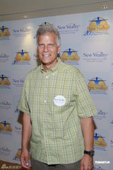 组图：黄德斌积极健身练肌肉 与史毕兹同台活动