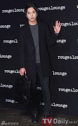 组图：韩星尹恩惠韩彩英CNBLUE等亮相品牌活动