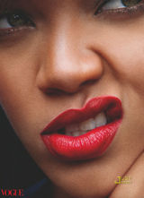 组图：蕾安娜登杂志4月刊封面 透视装性感出镜