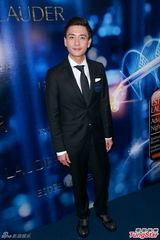 组图：黄宗泽不惧与岑丽香绯闻 苟芸慧中医减肥