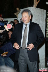 组图：李安压轴现身张震婚宴 劝其听老婆话