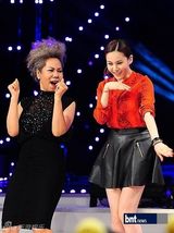 组图：仁顺伊等出演时尚节目展华丽舞台