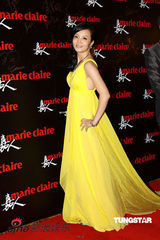 幻灯图集：爱戴酥胸半露火辣出场 蔡康永侯佩岑联袂主持