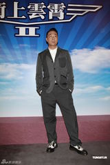 组图：吴镇宇胡杏儿新戏续前缘 张智霖回无线救急