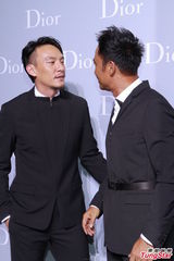 组图：钟楚红张曼玉同台亮相 全智贤露香肩