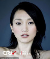 幻灯图：周迅脸部特写 面颊绯红眼神纯真似少女