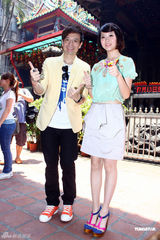 组图：林依婷台湾宣传新碟小钟助阵