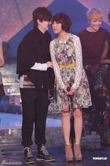 高清图：容祖儿钟舒漫洪卓立出席《劲歌金曲录影》 