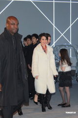 组图：品牌开幕晚宴及时装秀 众星云集驱车抵达